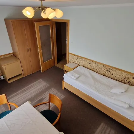 Apartman Goscinne Przy Sadzie
