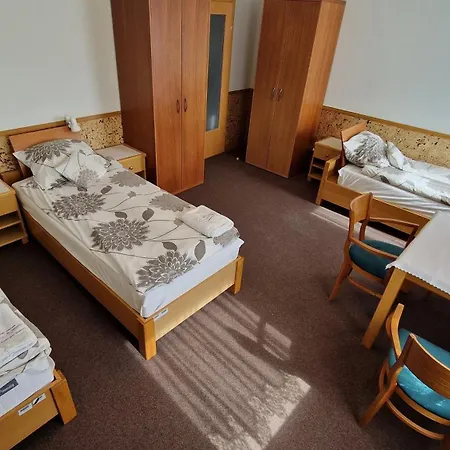 Goscinne Przy Sadzie Апартаменты *