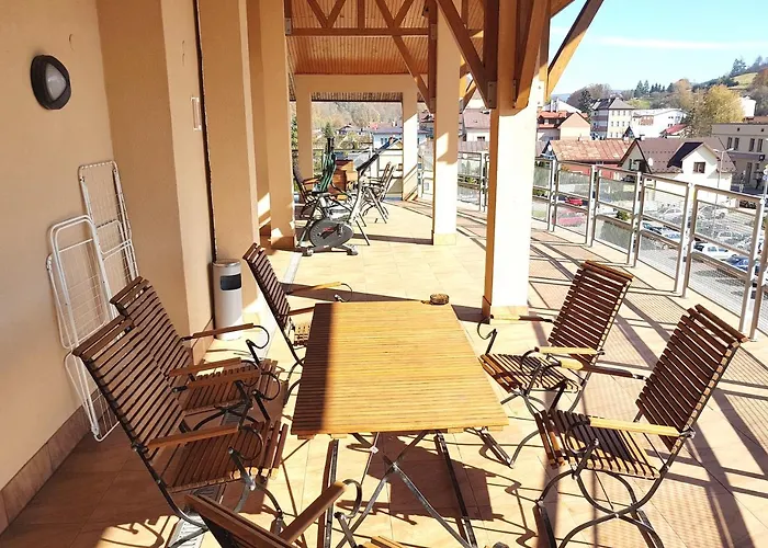 Goscinne Przy Sadzie דירה מוז'ינה